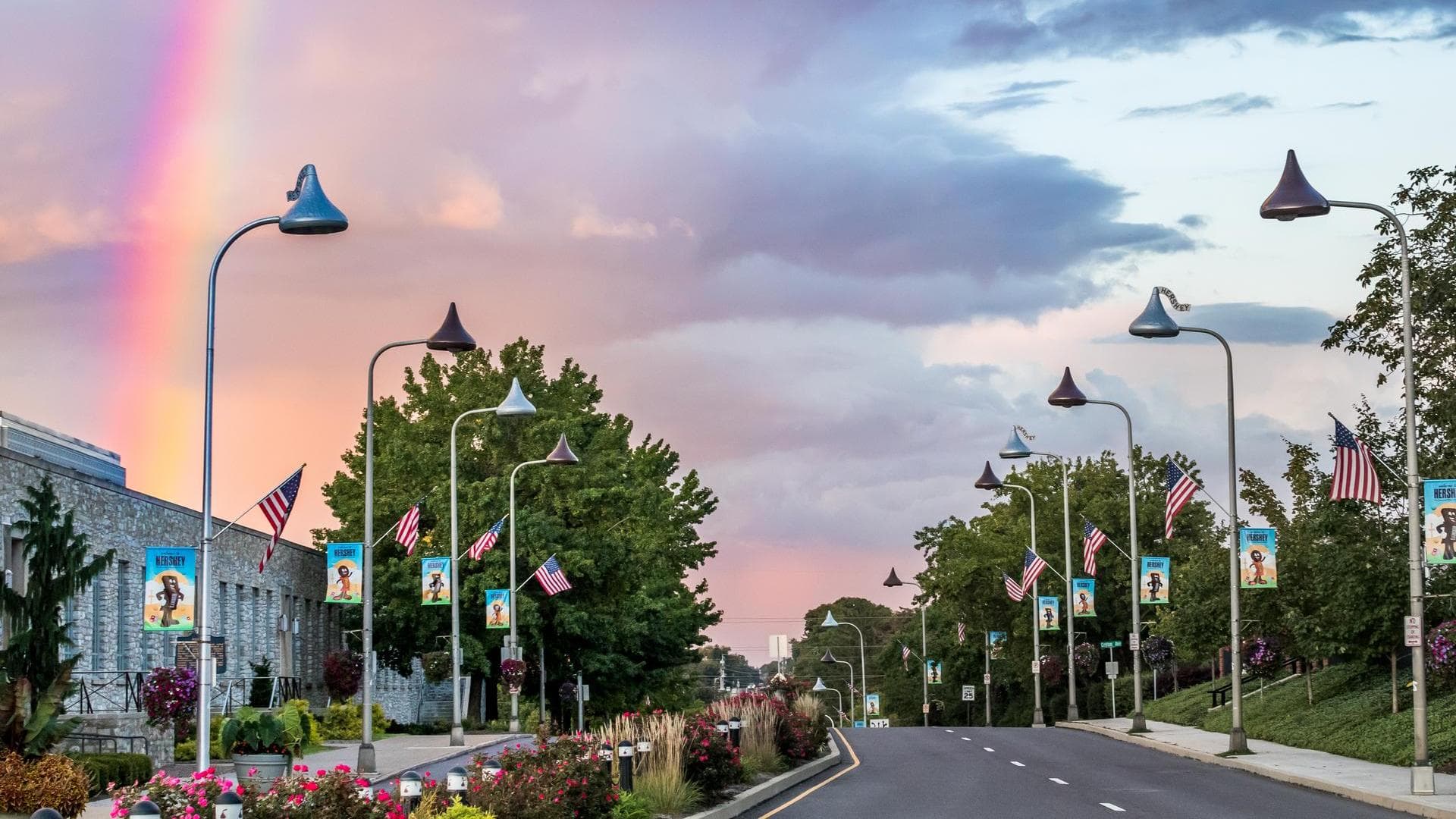 chocolate-avenue-in-hershey-at-sunset.jpg