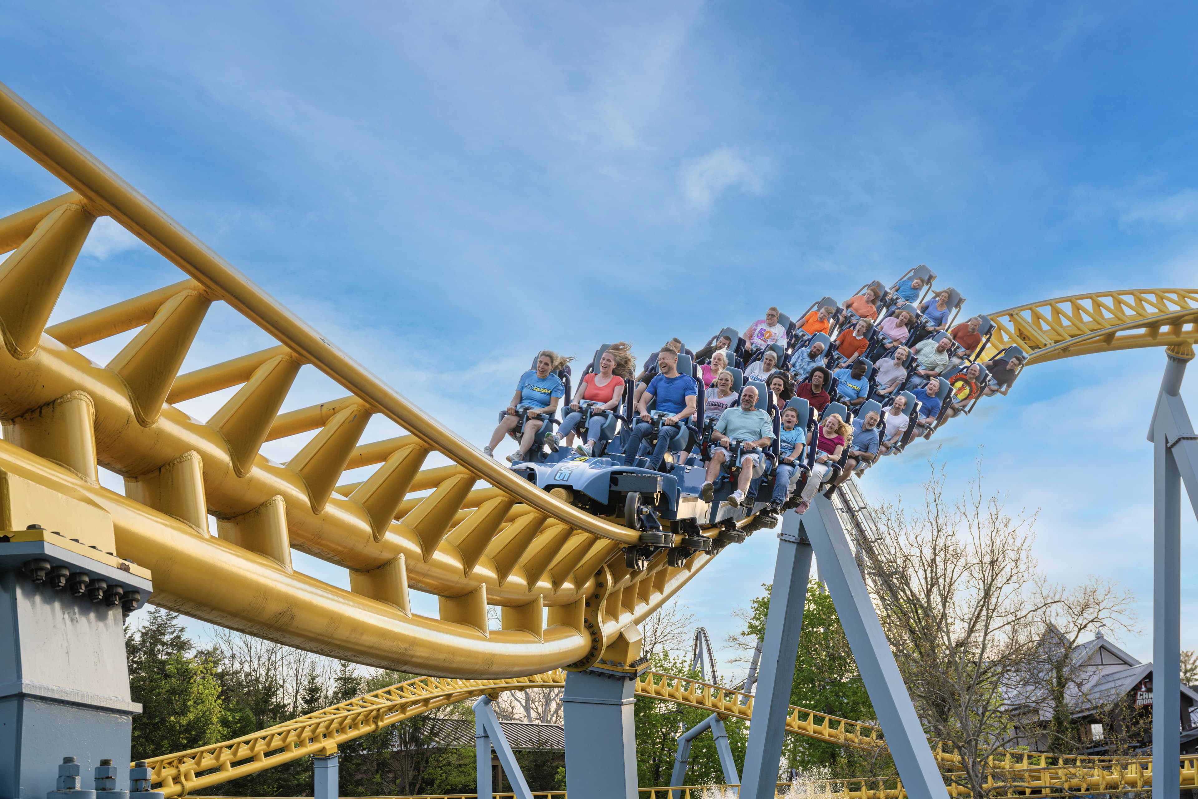 24.HP.Rides.Skyrush.Off Ride.Summer.Around Turn